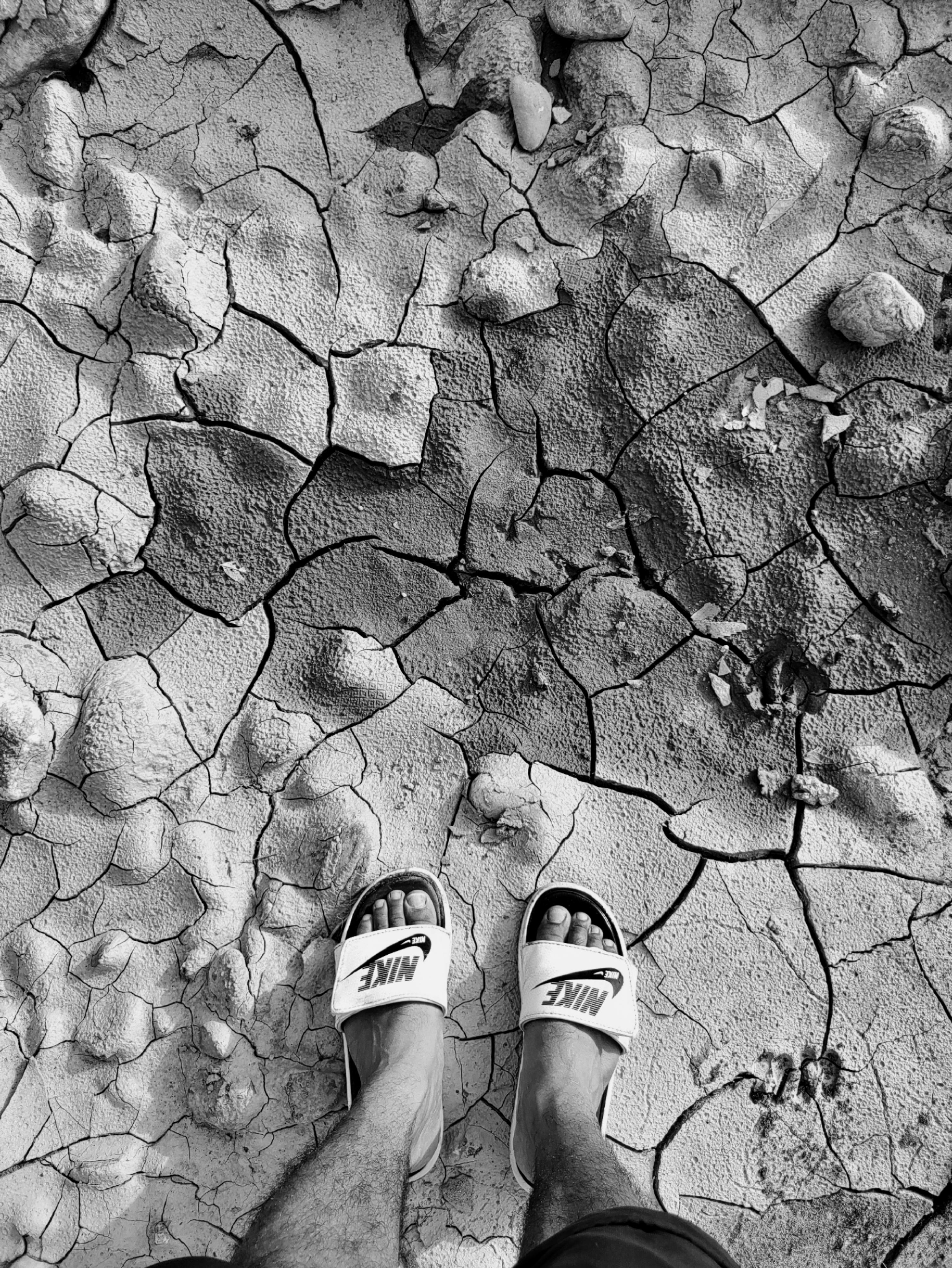 Dört Duvar Arasında Özgürleşin: Odada Somatik Yürüyüş Meditasyonu